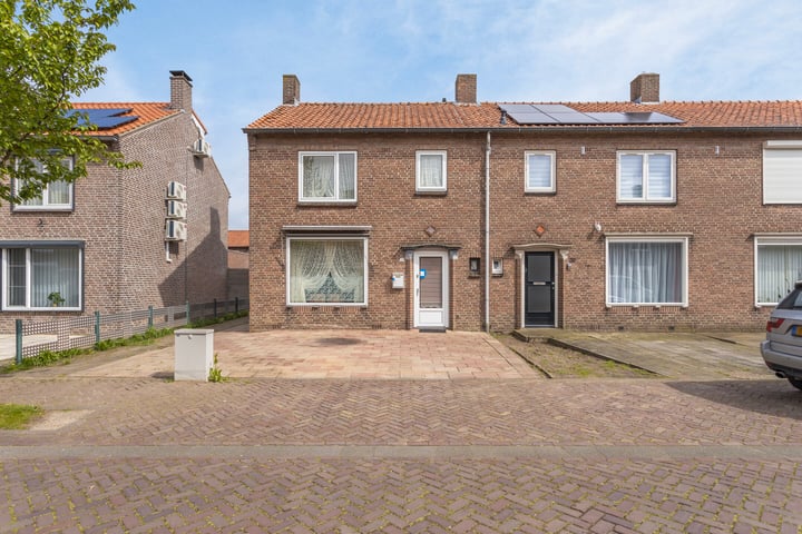 Bekijk foto 1 van Condorstraat 18