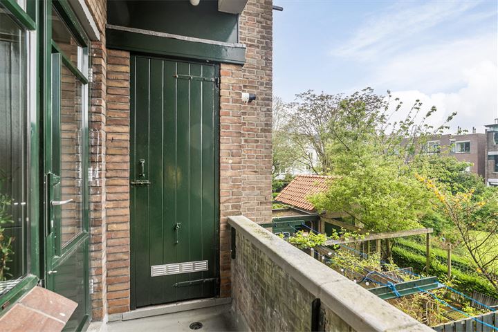 View photo 37 of Van Hogendorpstraat 93