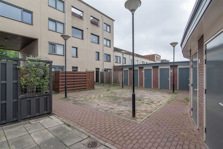 Bekijk foto 24 van Hazerswoudestraat 21