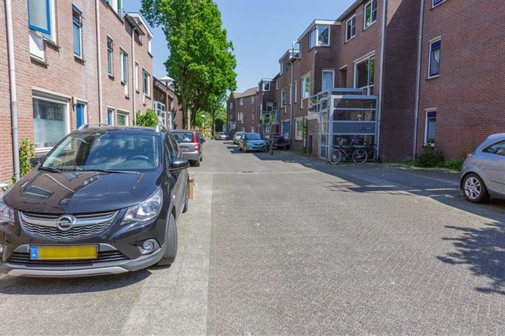 View photo 39 of Zilvergeldstraat 85