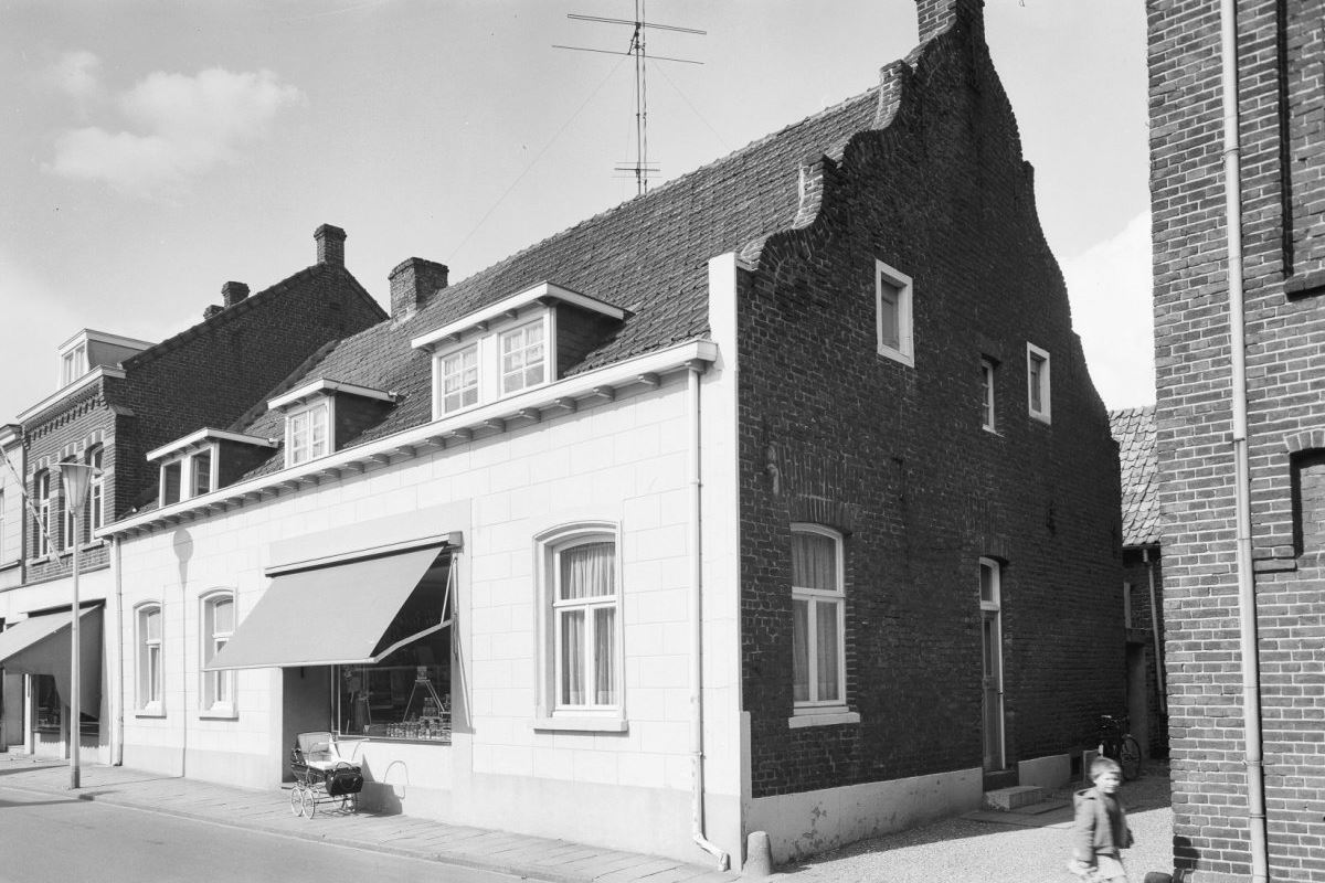 Bekijk foto 2 van Marktstraat 6