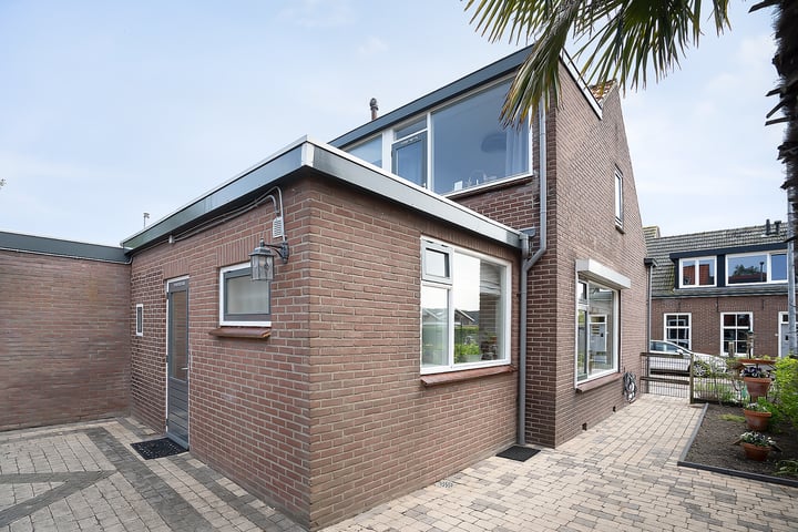 Bekijk foto 28 van Emmastraat 49