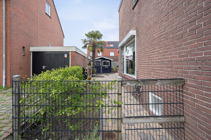 Bekijk foto 30 van Emmastraat 49