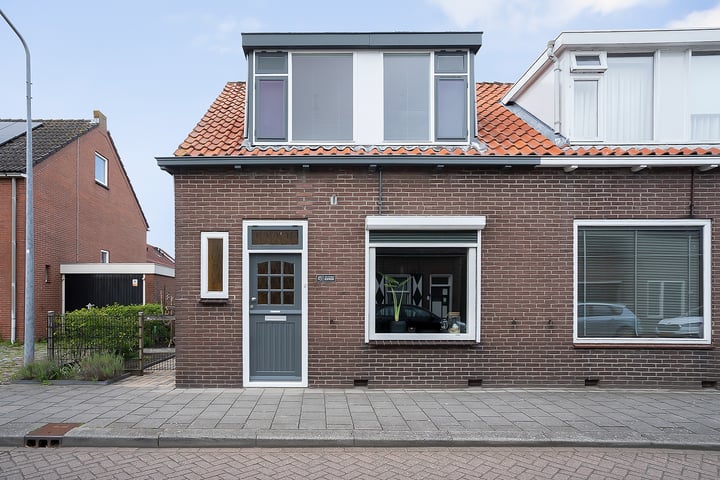 Bekijk foto 32 van Emmastraat 49