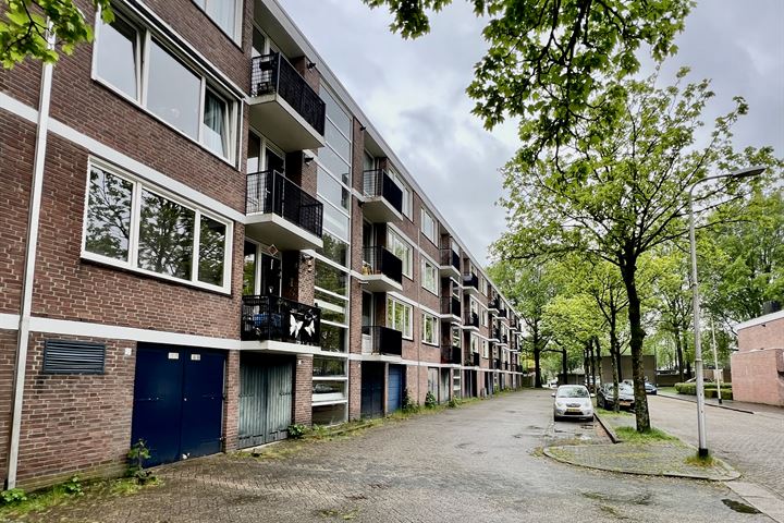 Bekijk foto 27 van Muiderslotstraat 17