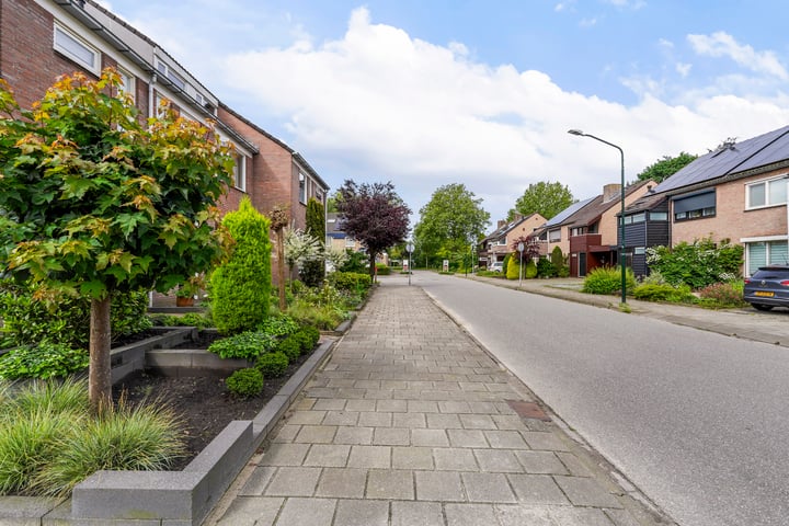 Bekijk foto 4 van Albinonistraat 137