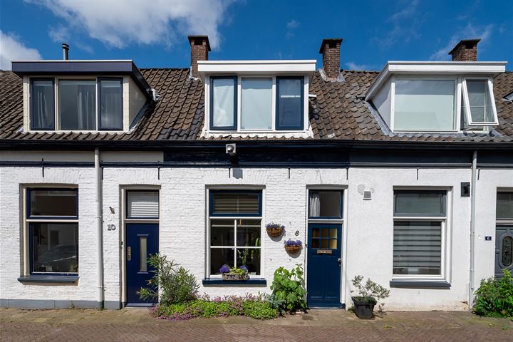 Bekijk foto 1 van Spoorstraat 8