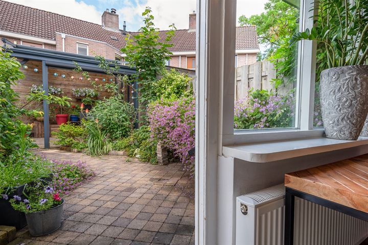 Bekijk foto 18 van Spoorstraat 8