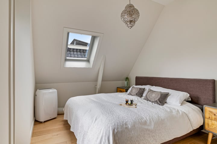 Bekijk foto 5 van Oosterhoutstraat 104