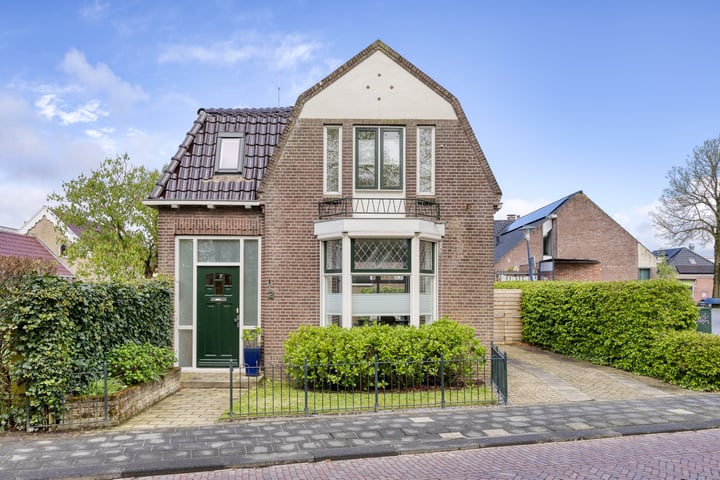 Bekijk foto 1 van Tjalke van der Walstraat 2