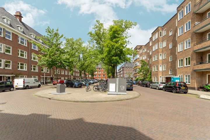 Bekijk foto 40 van Watteaustraat 17-4