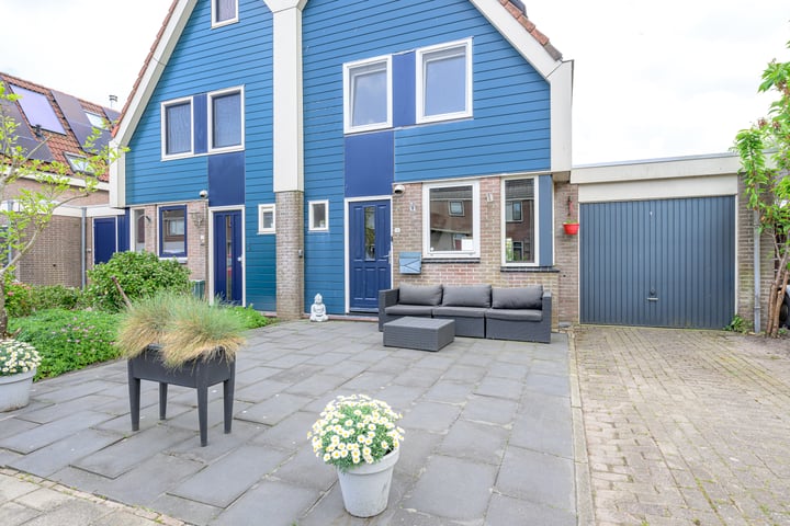 View photo 38 of Hornstraat 12