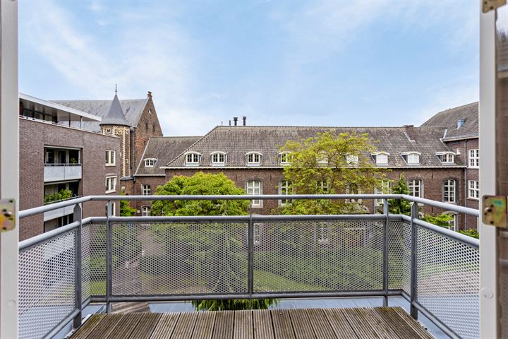 View photo 9 of Swalmerstraat 66