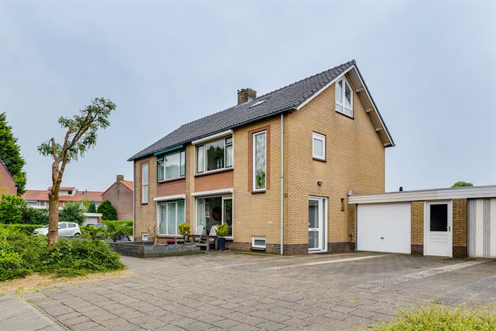 View photo 66 of Goudenregenstraat 15