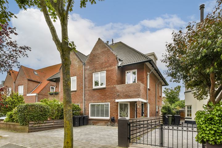 View photo 1 of Brederodestraat 23