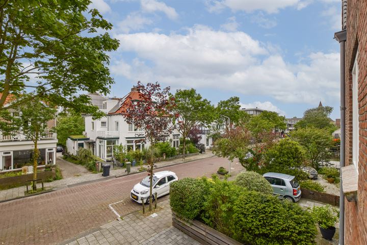 View photo 30 of Brederodestraat 23