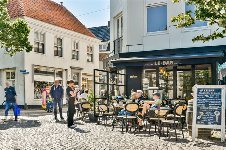 Bekijk foto 44 van Brederodestraat 23