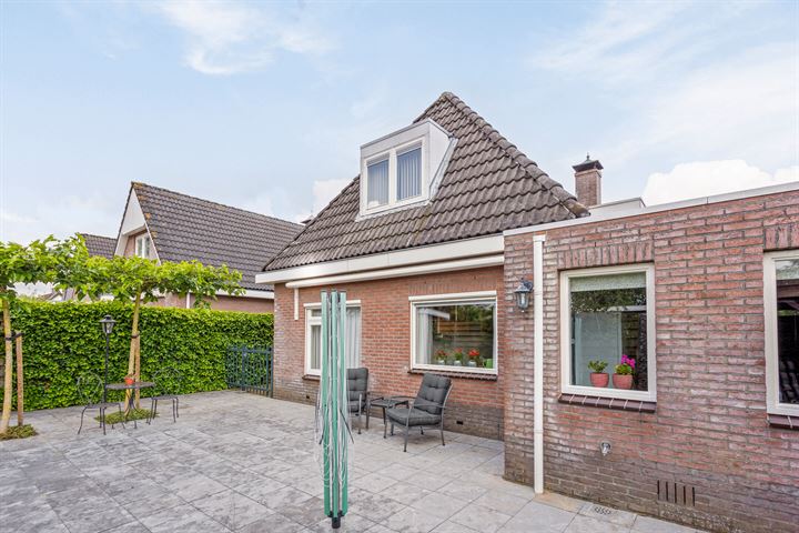 Bekijk foto 30 van Meidoornstraat 9