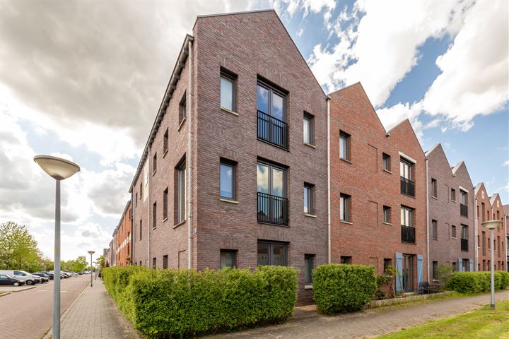 Bekijk foto 1 van Dick Bosstraat 63