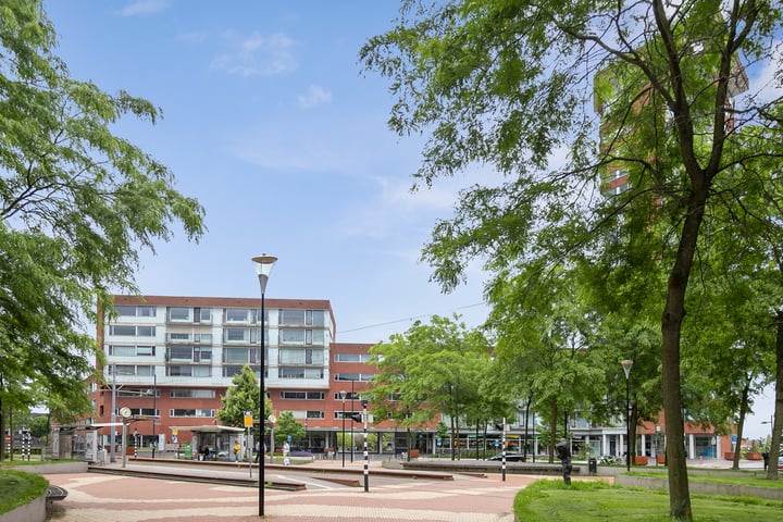 Bekijk foto 28 van Middeldijkerplein 152