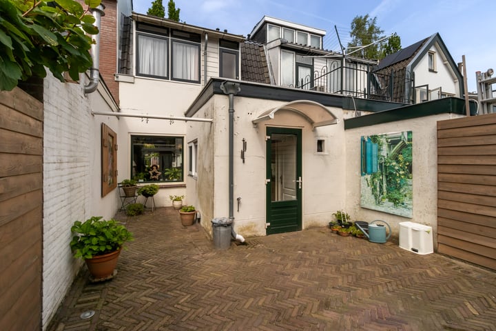 View photo 16 of Chrysantenstraat 55