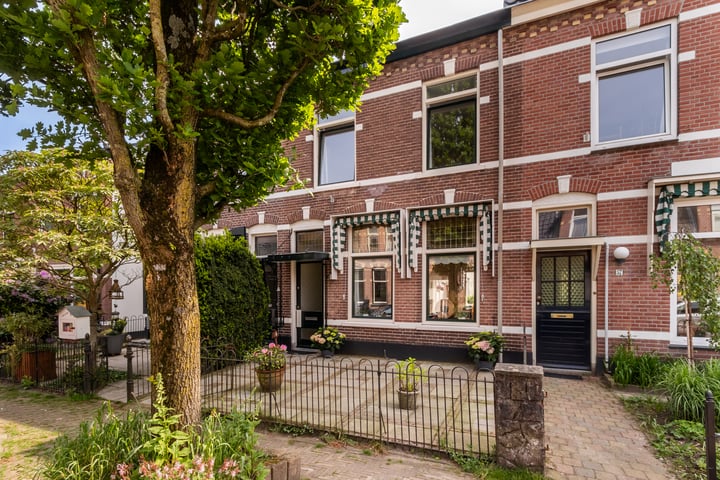 View photo 28 of Chrysantenstraat 55