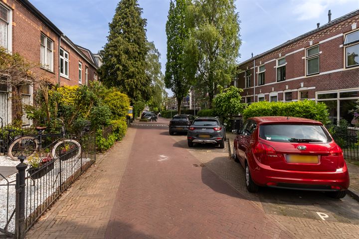 View photo 29 of Chrysantenstraat 55