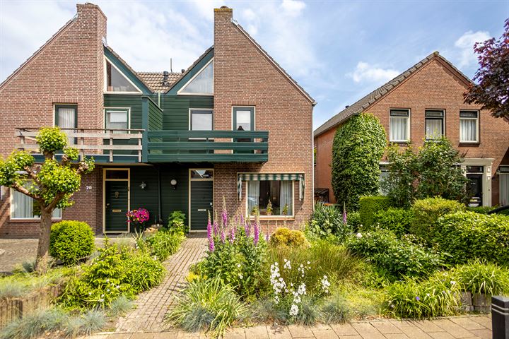 Bekijk foto 36 van J.W. van Puttestraat 18