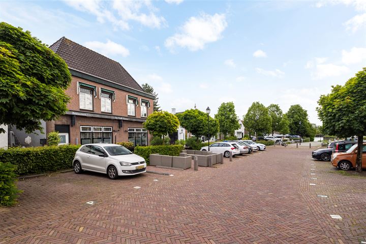 View photo 50 of Damstraat 25