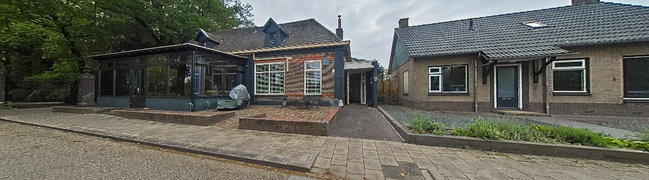 Bekijk 360° foto van foto2 van Spoorstraat 1