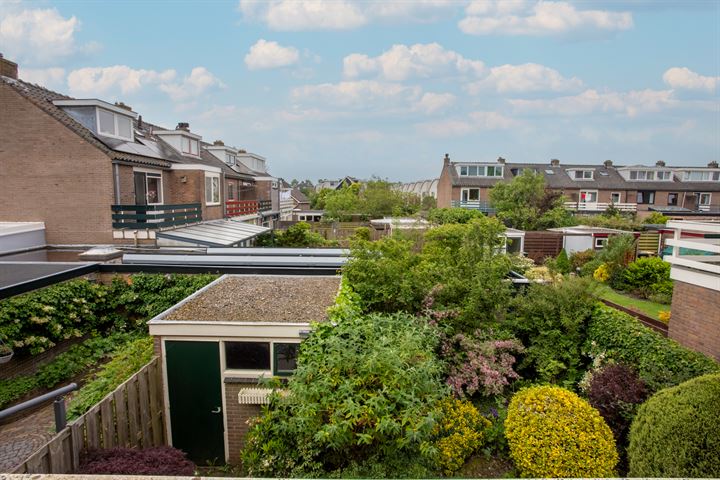 View photo 2 of Peter Duymstraat 14