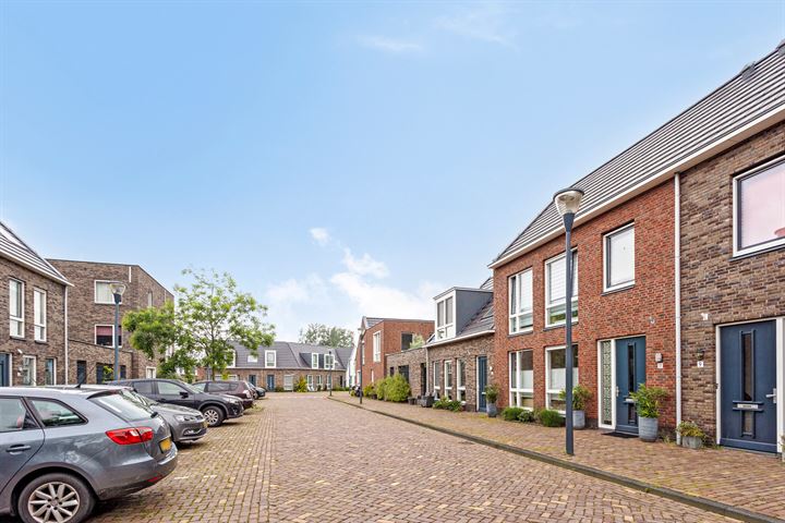 Bekijk foto 3 van Stedenspelstraat 13