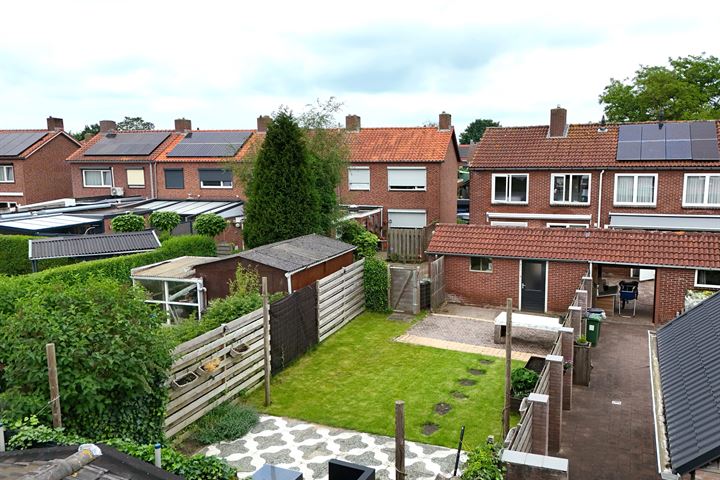 Bekijk foto 2 van Pr.Marijkestraat 17