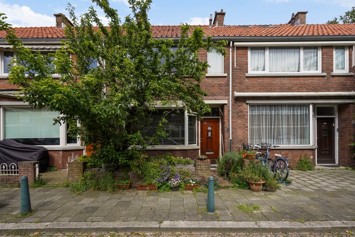 Bekijk foto 1 van Bergmannstraat 16