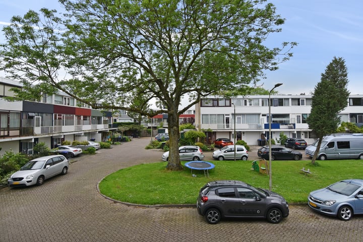 Bekijk foto 48 van Berliozplein 15