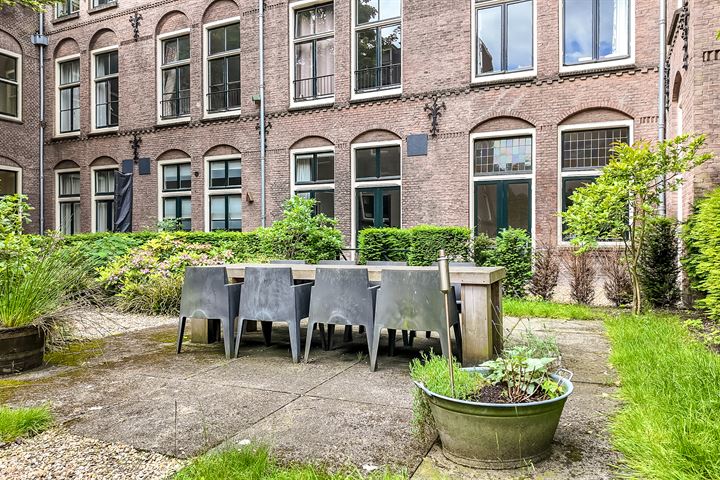 View photo 4 of Herenstraat 10-E