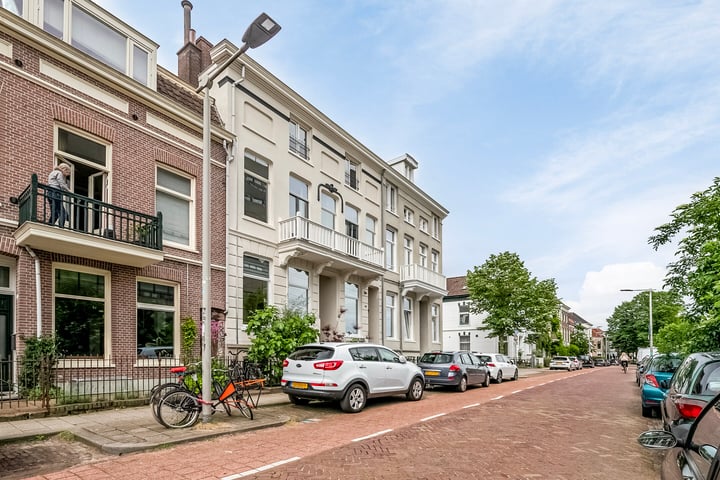 View photo 37 of Sonsbeeksingel 53