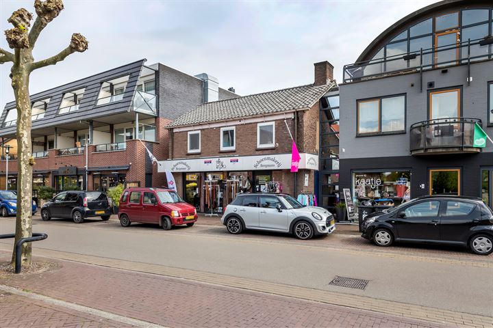 View photo 2 of Zandstraat 95-A