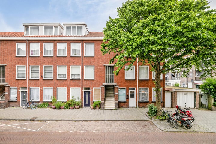 View photo 3 of Van Ruysbroekstraat 81