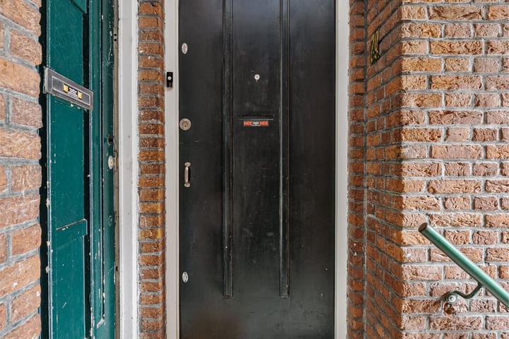 View photo 8 of Van Ruysbroekstraat 81