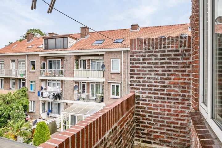 View photo 31 of Van Ruysbroekstraat 81