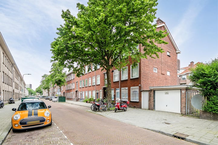 View photo 34 of Van Ruysbroekstraat 81