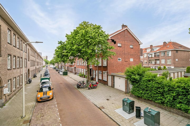 View photo 36 of Van Ruysbroekstraat 81