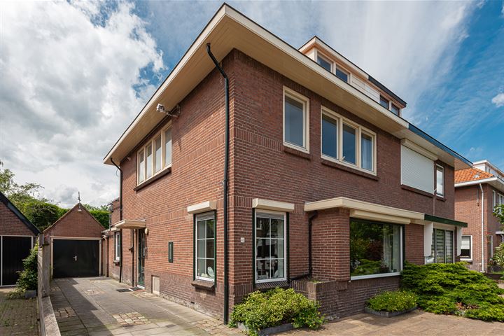 Bekijk foto 45 van Van Ostadelaan 40