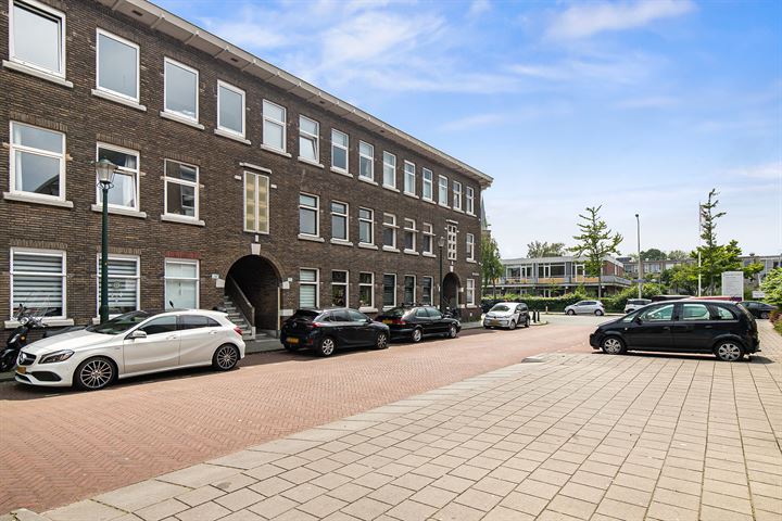 View photo 2 of Oranjewoudstraat 18