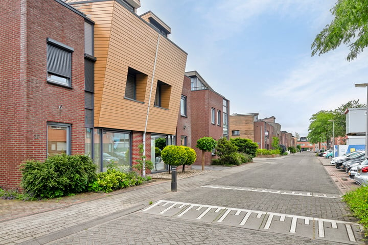 Bekijk foto 10 van Limbostraat 39