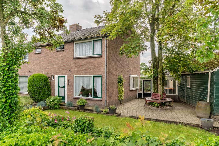 Foto 1 van Julianalaan 4