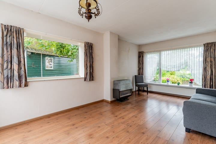 Foto 13 van Julianalaan 4