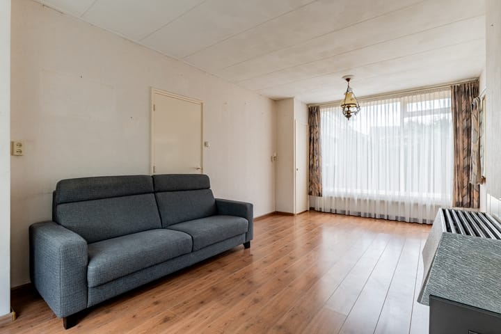 Foto 15 van Julianalaan 4