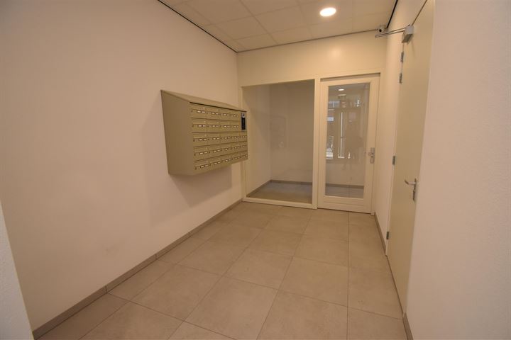 View photo 2 of Zuid Koninginnewal 83